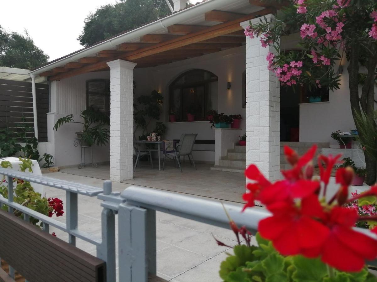 Kiki'S Apartments Barbati Bagian luar foto