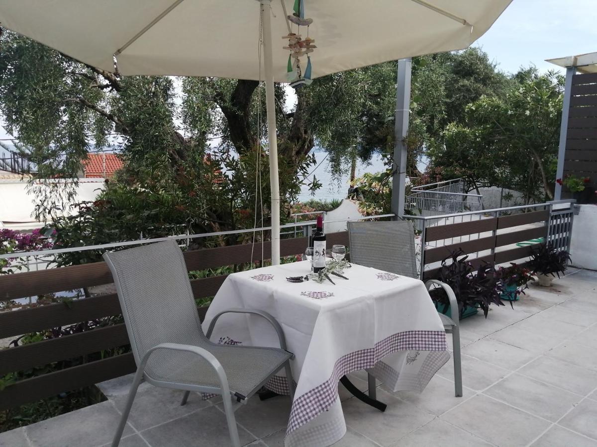 Kiki'S Apartments Barbati Bagian luar foto