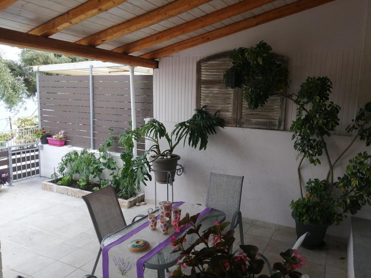 Kiki'S Apartments Barbati Bagian luar foto