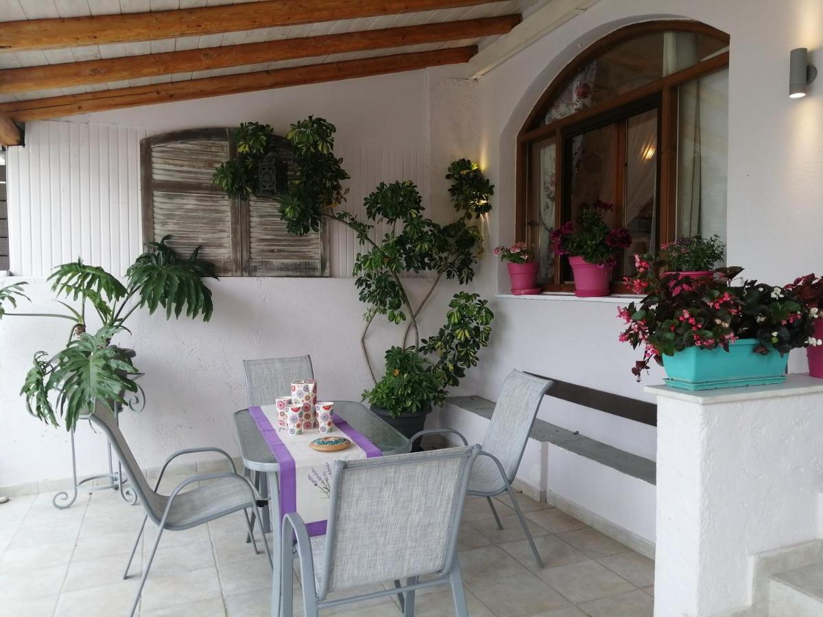 Kiki'S Apartments Barbati Bagian luar foto